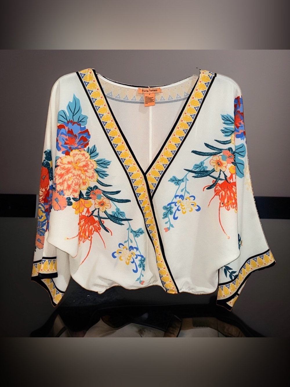 Flying Tomato Women’s White Floral V-Neck Kimono Blouse-S-EC